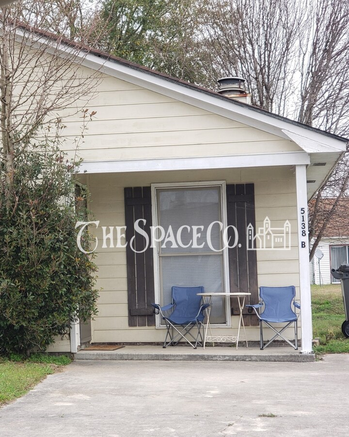 Photo - 5138 Scarsdale Ave Unidad B