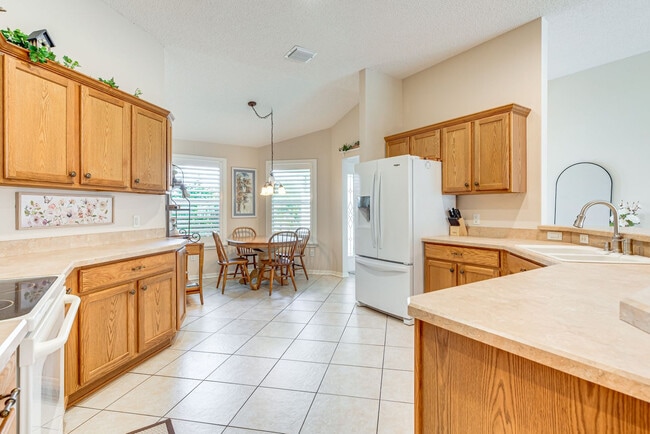 684 Winifred Way Unit SI ID1546183P