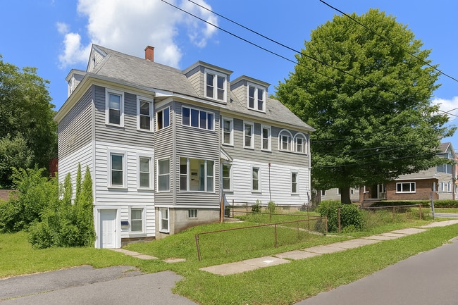 Photo - 303 Griffiths St Unidad 109 Cleveland Ave- Apt 2