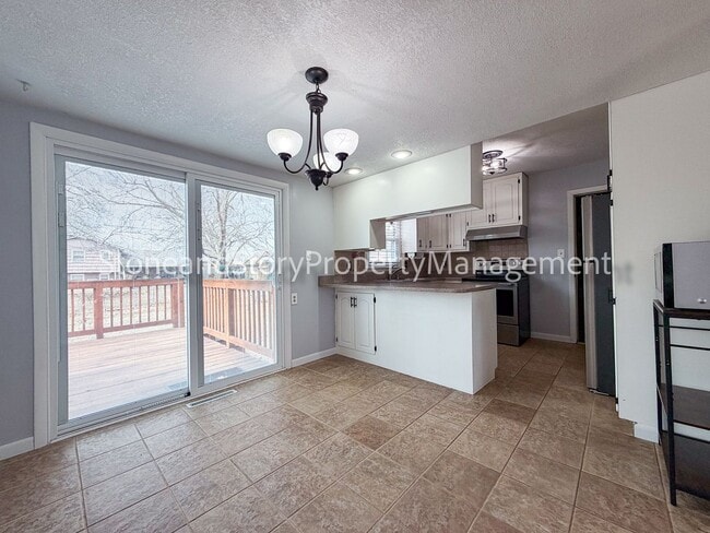 Photo - 4 bedroom 2 bath on quiet street in Briarwood