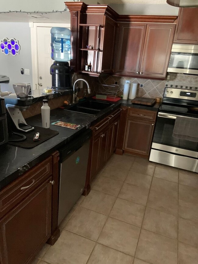 Photo - Lovely 3 Bedroom home for rent close to Thunderbird Medical!