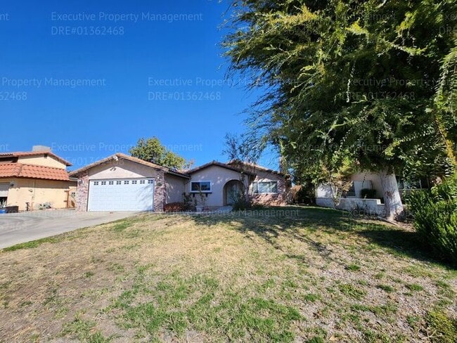 Photo - 4 bedroom 2 bath great location. *Move in ...