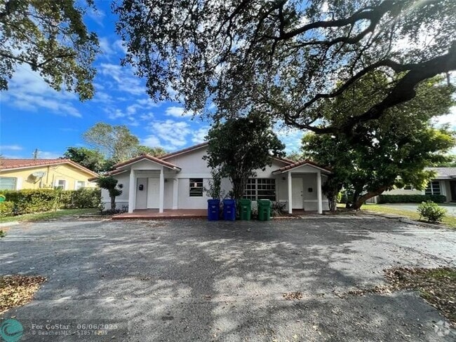 Building Photo - 4371 NW 80th Ave Unit B Rental