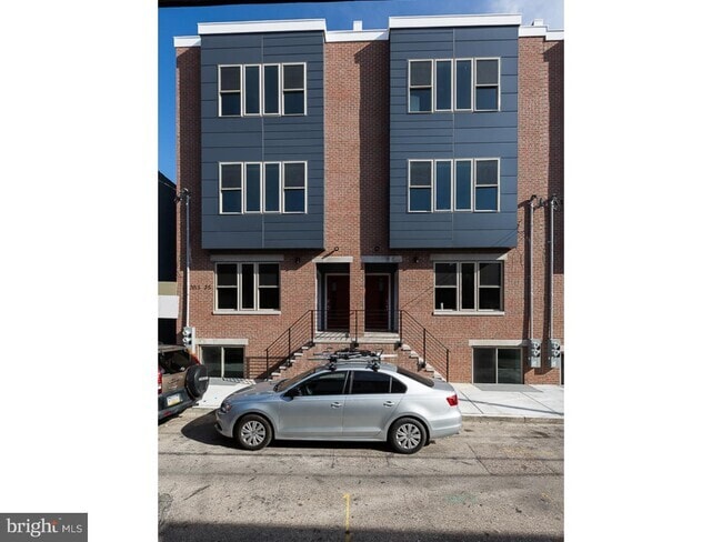 Building Photo - 2015 S Hutchinson St Unit 11 Rental