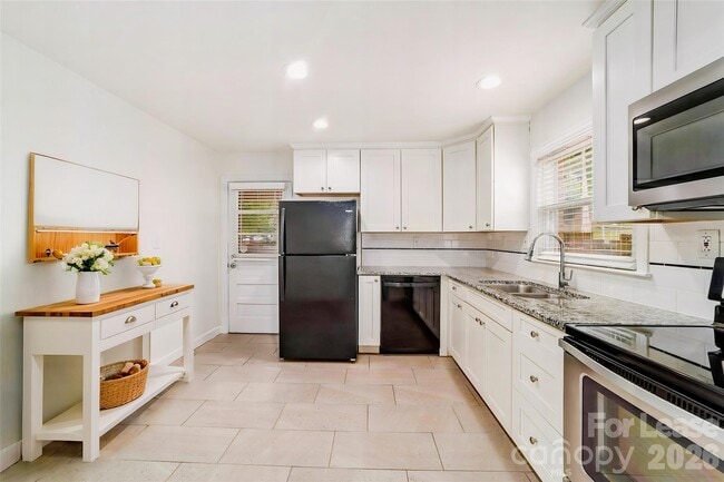 Photo - 943 Dudley Dr