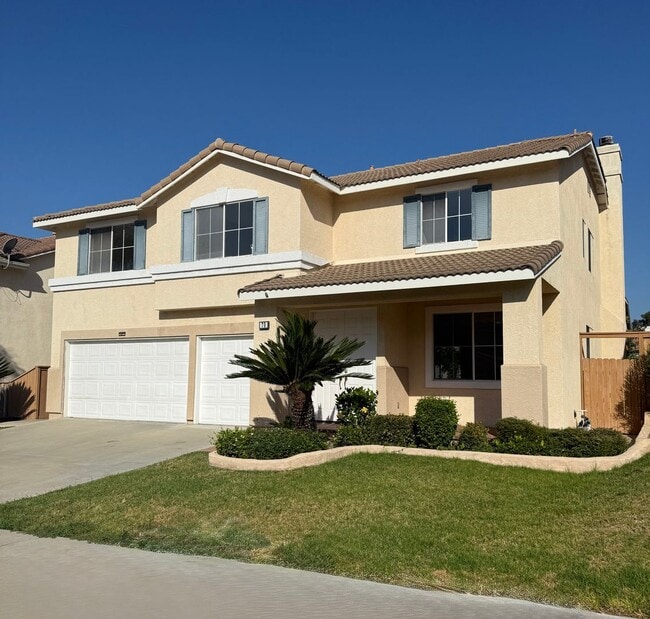 Building Photo - Spacious Home for Rent with Fresh Upgrades...