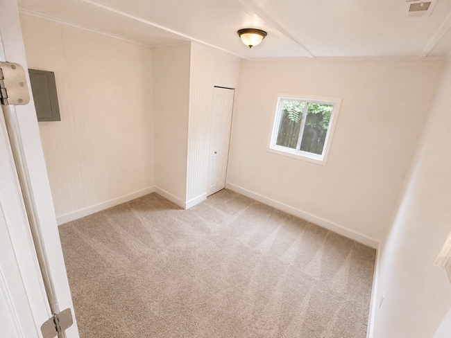 8 St Gregory Dr