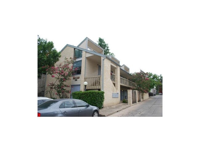 Building Photo - 1905 San Gabriel St Unit 204 Rental