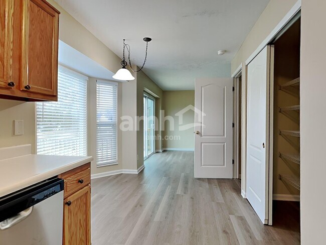 Photo - 753 Lakefield Dr