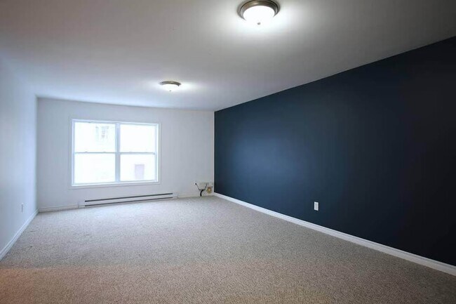 Photo - 8 Charlton St