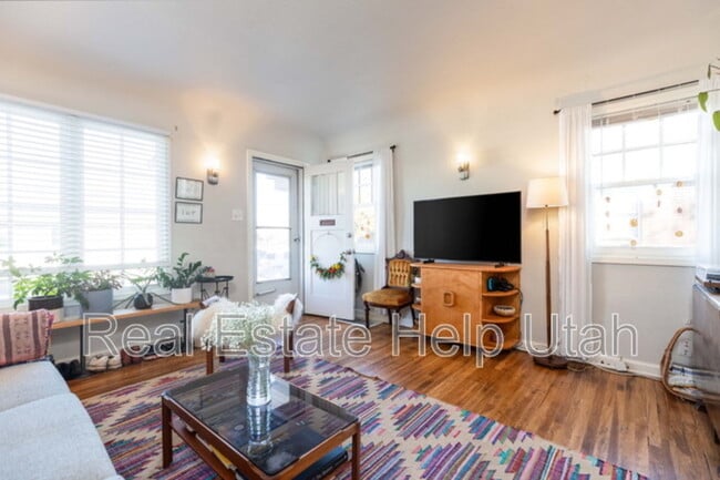 Photo - 2009 S 1500 E