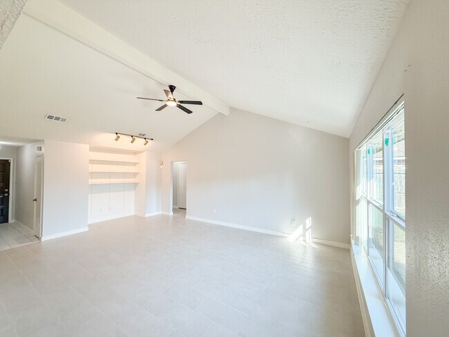 Photo - 5850 Fallengate Dr