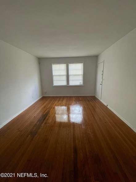 Photo - 1529 McDuff Ave S