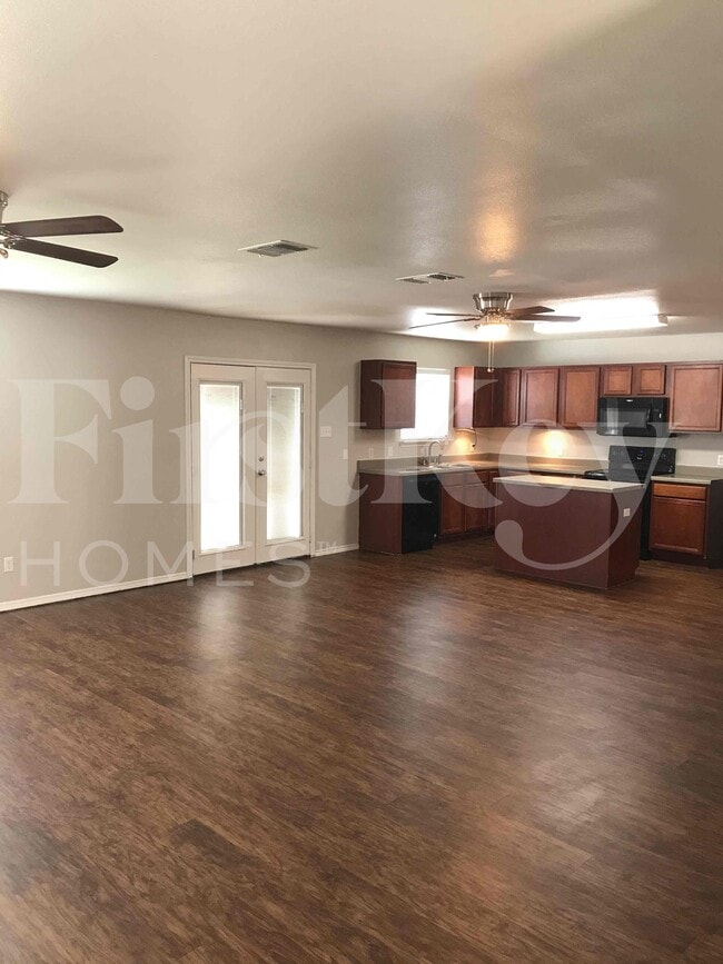 Photo - 10631 S Shaenridge