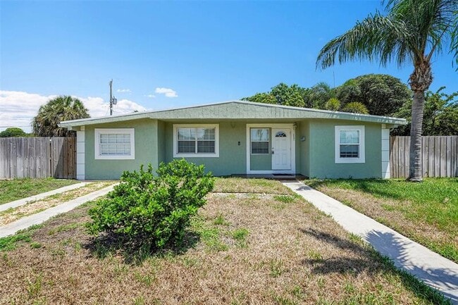 Building Photo - 257 NE 45th Ct Rental