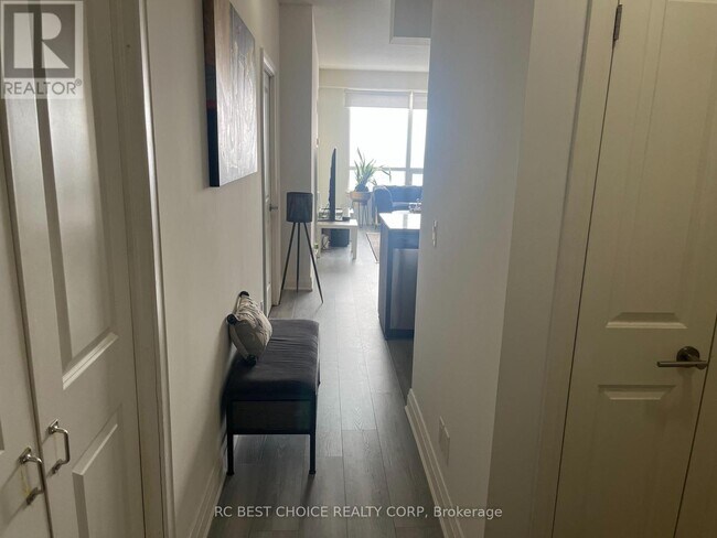 Photo - 520 Steeles Ave W Unité 1113