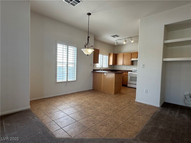 Photo - 3805 Ormond Beach St Unidad 203