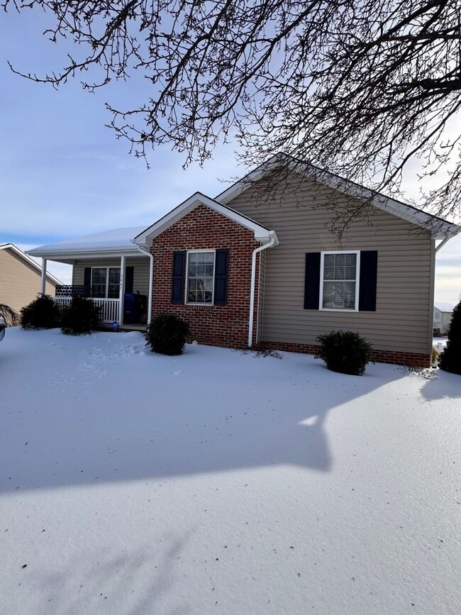 Photo - House for Rent in Broadway