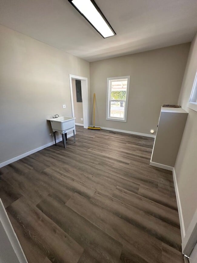 Photo - 5 Bed 3 Bath Springfield, MO