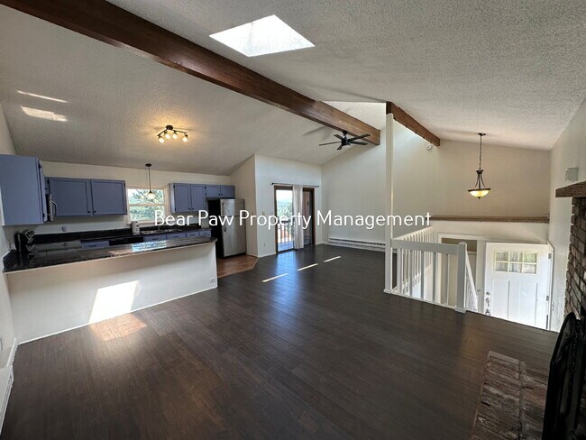 Photo - 2-Bedroom Duplex In North Evergreen!