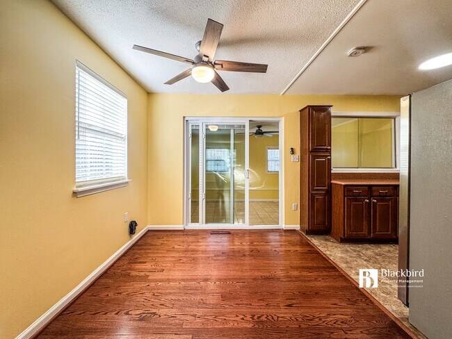 Photo - 3718 Dianna Rd