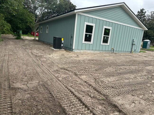 Photo - 2241 Parkin Rd