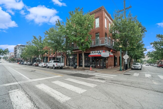 Photo - Modern 1 Bedroom, 1 Bath Apartment Home Located In Historic Westport Unit 435-302