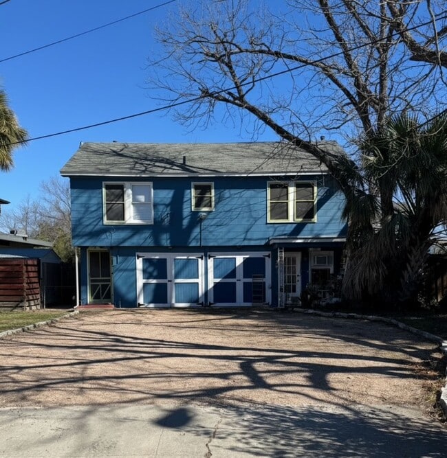 Building Photo - 902 E 43rd St Unit 1