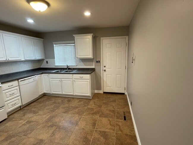 Photo - 974 E 50 N