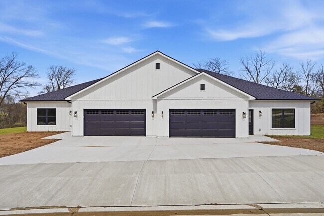 Photo - 1048 Stonehaven Dr