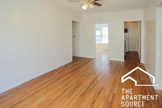 Photo - 3917 N Pine Grove Ave Unit 3W