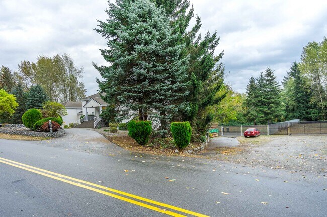 Photo - 5880-5268 268 St