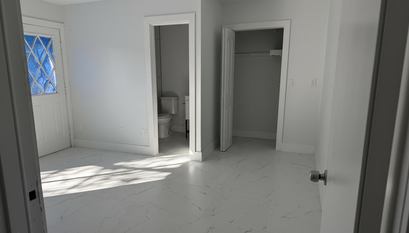 Photo - 4852 Weymouth St