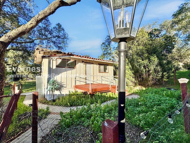 Photo - 6489 Rainbow Heights Rd