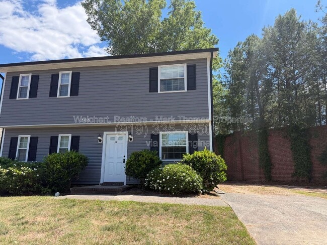 Building Photo - 208 Bridgefield Pl