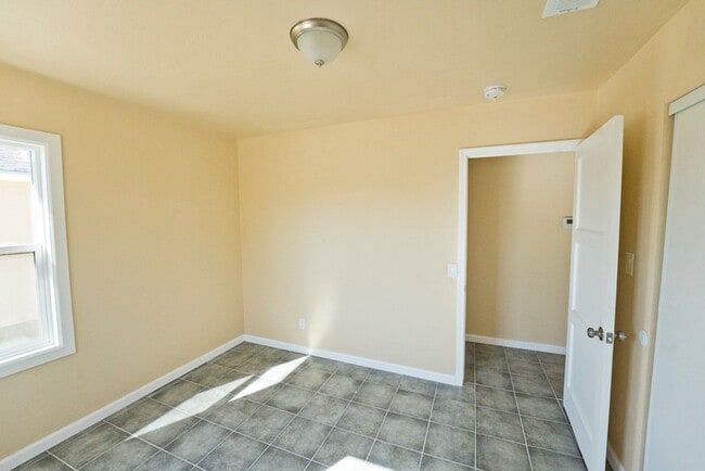 Photo - 322 Woodrow Ave Unit B