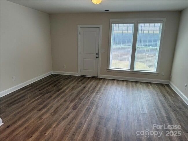 Photo - 1003 Wainwright Ave