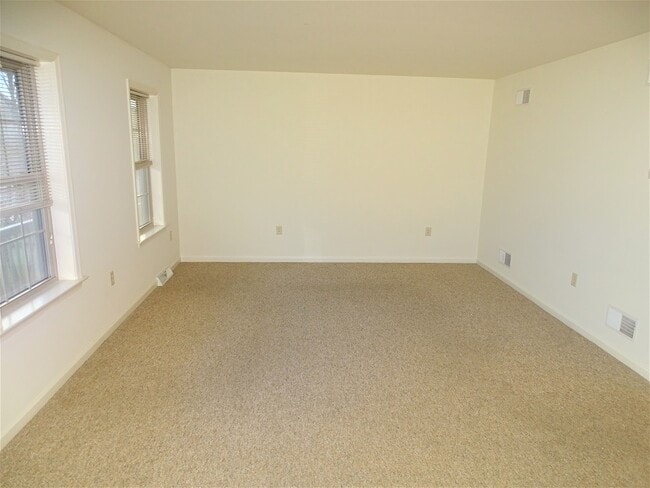 Photo - 144 Gable Dr