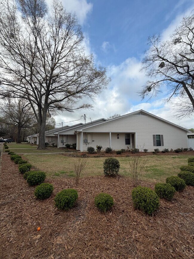 Photo - 139 Cedar Ct