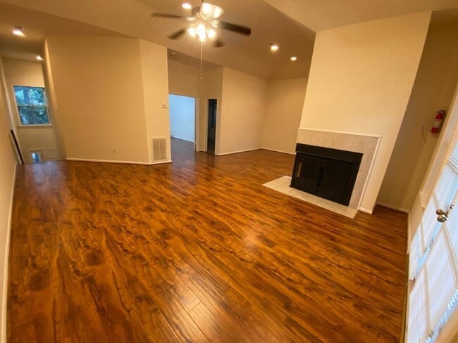 Photo - 627 Hawthorne St Condo Unit 12