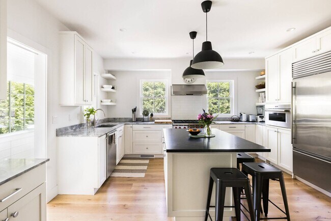 Photo - 11 Montauk Ave