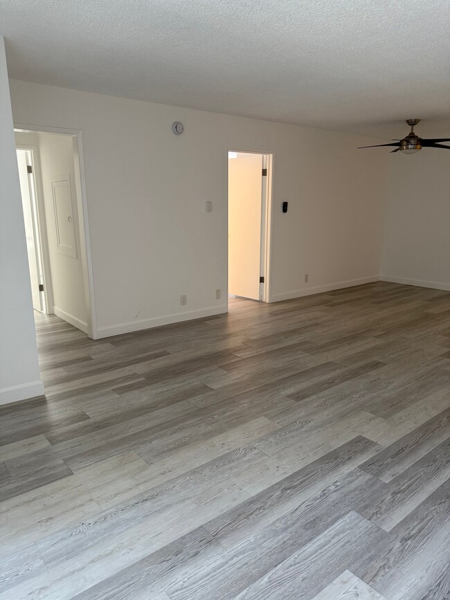Photo - 309 S Sherbourne Dr Unit 302