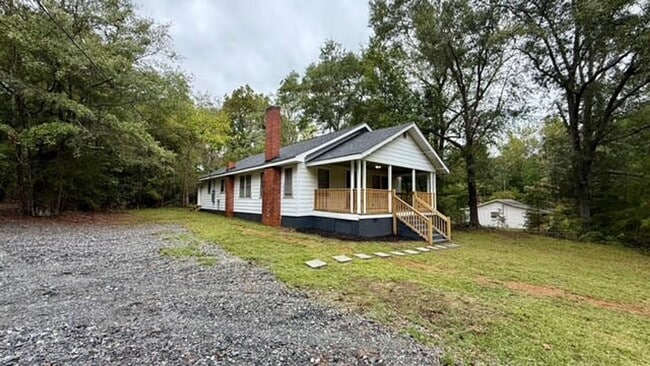 Photo - Newly Renovated 3br/2ba Home in Taylors, SC