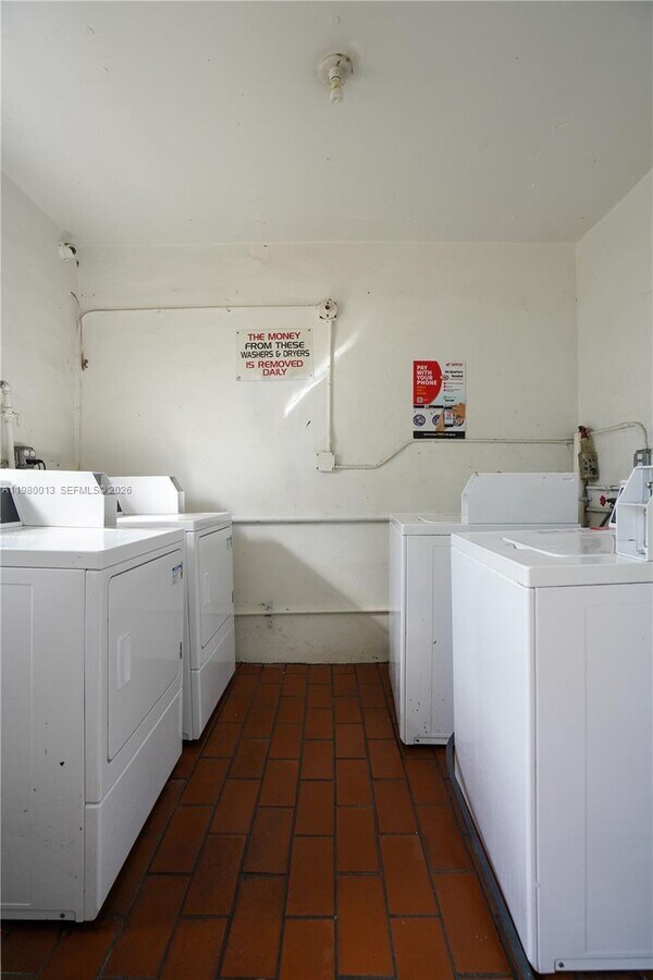 Photo - 1940 Biarritz Dr Unit 22