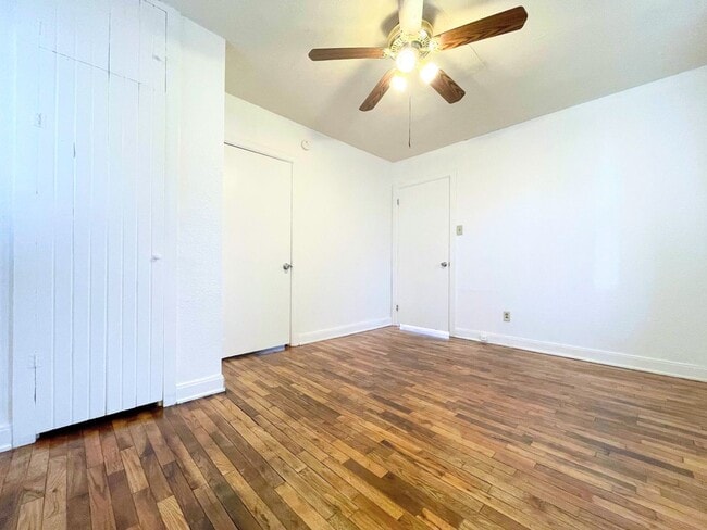 Photo - 1 bedroom house with fenced in yard