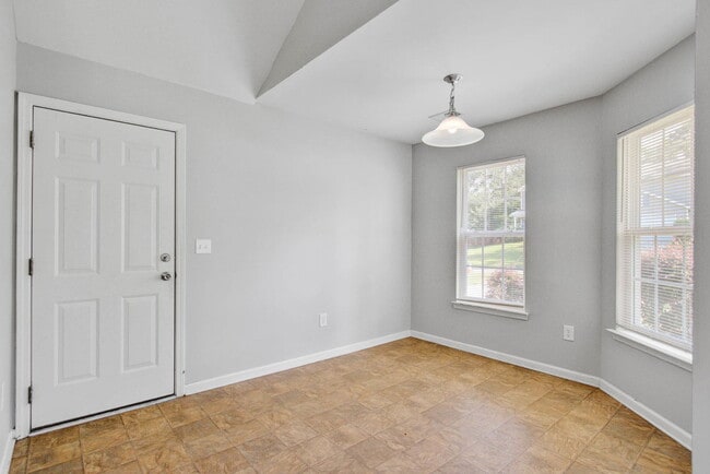 Photo - 306 Huntington Ct