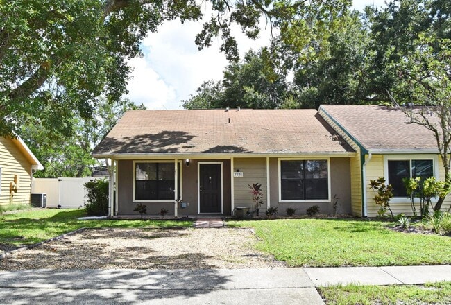 Building Photo - Well maintained 2 bedroom property with lo... Rental