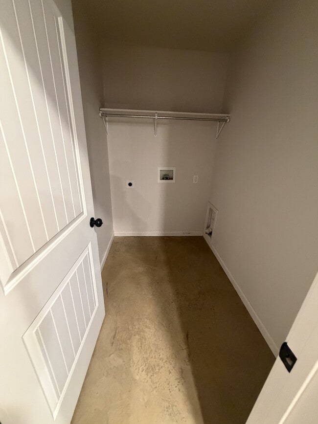 Photo - 209 Formon Dr