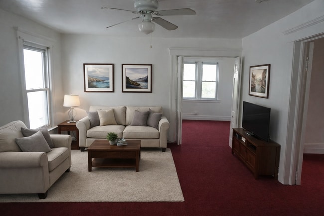 Building Photo - 2647 Edwin St Unit #2