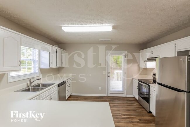 Photo - 871 Windward Rd